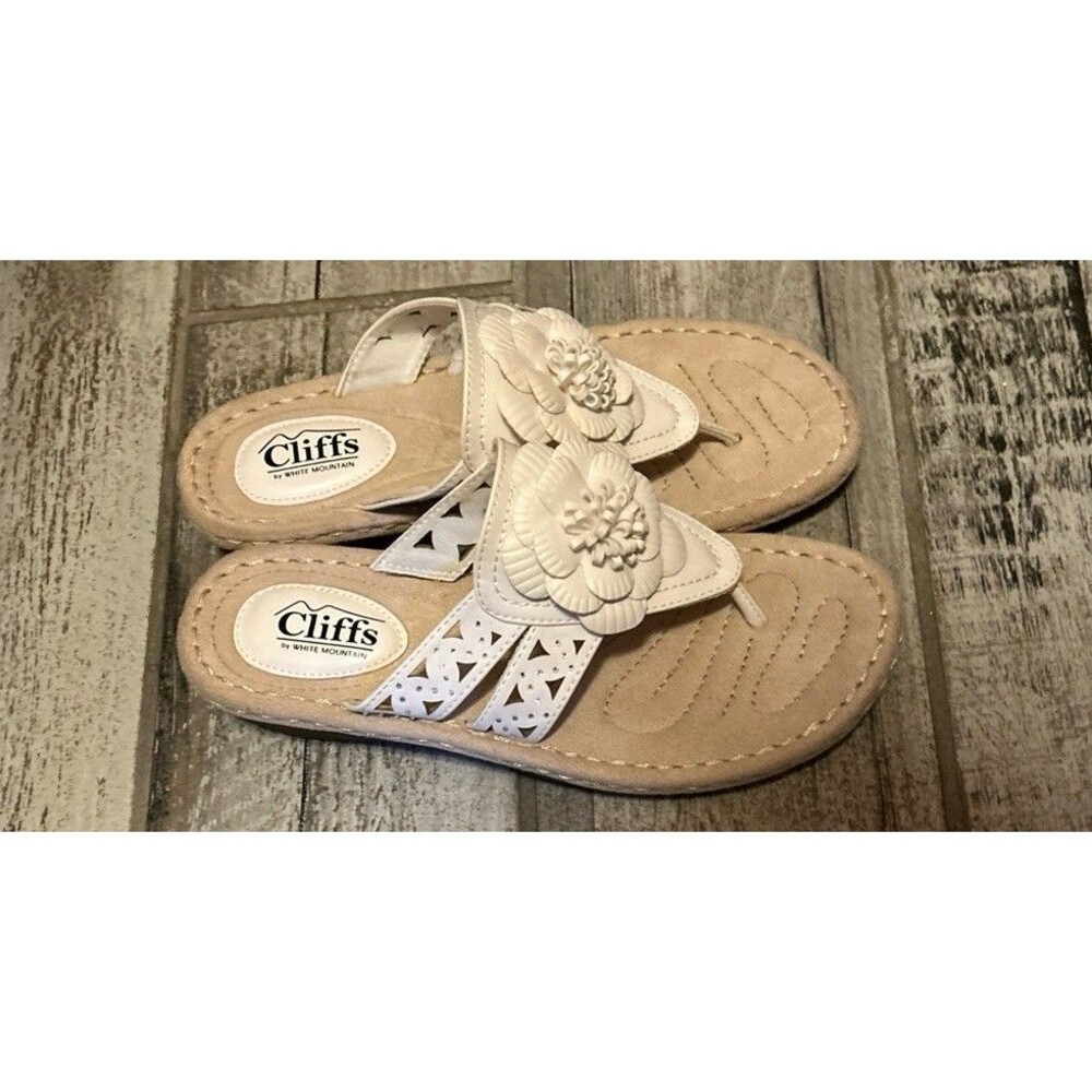 Cliffs by White Mountain Cynthia Wedge Thong Sandals White Floral Sz 9M Slip On